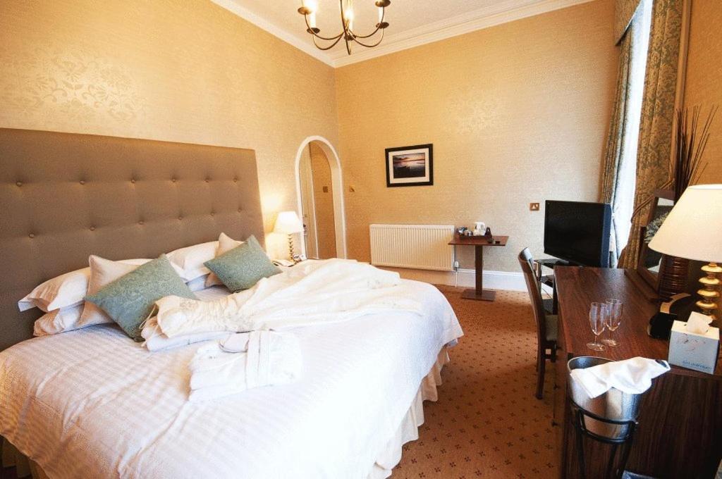 Mackays Hotel Wick  Bagian luar foto