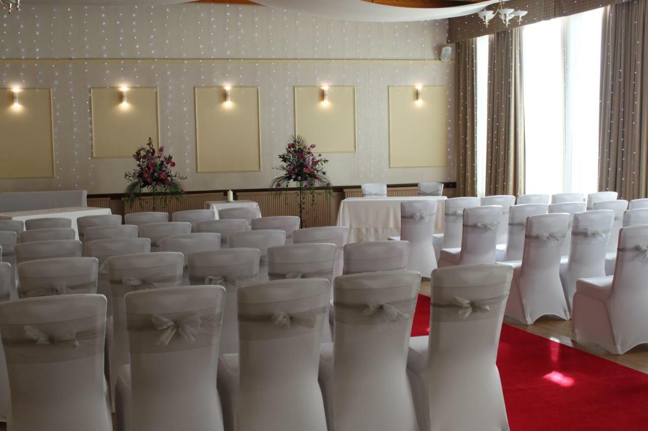 Mackays Hotel Wick  Bagian luar foto