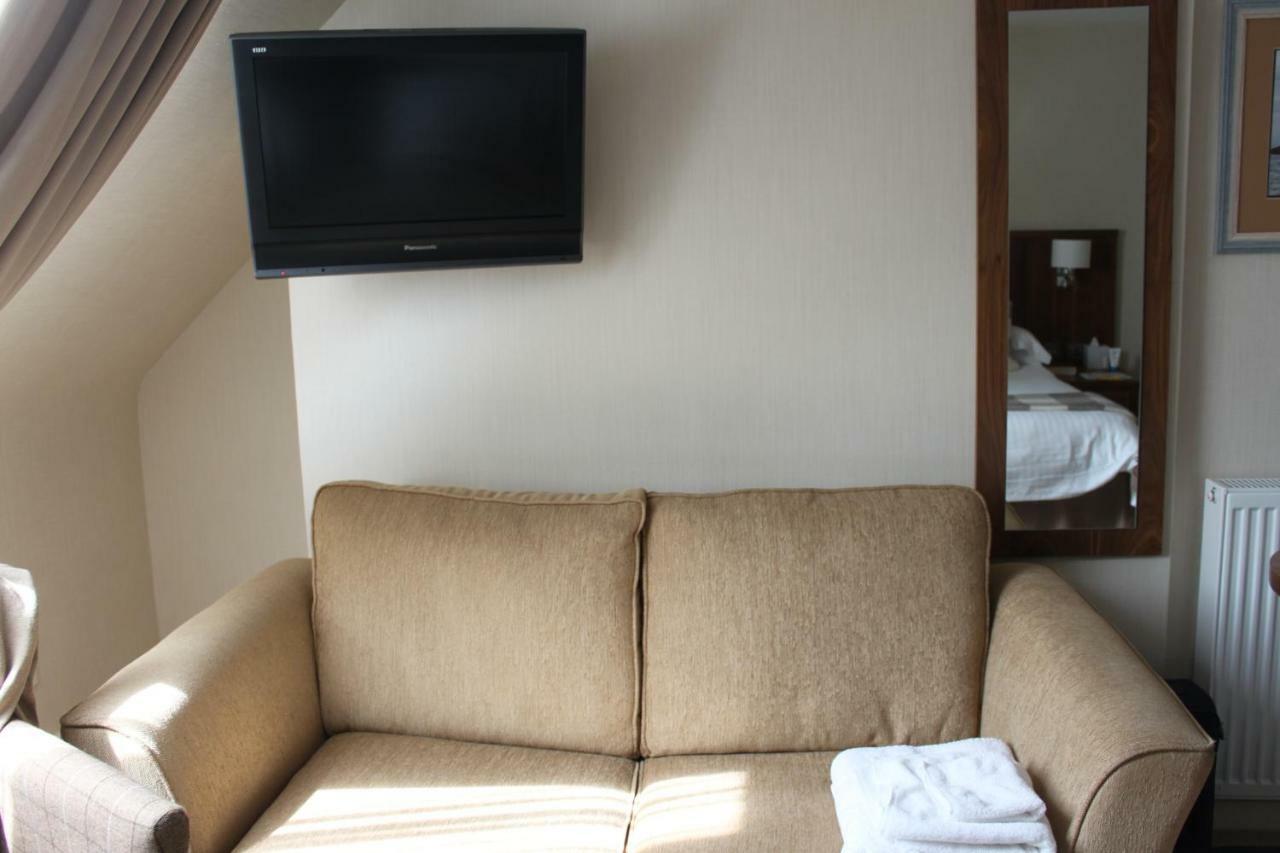 Mackays Hotel Wick  Bagian luar foto