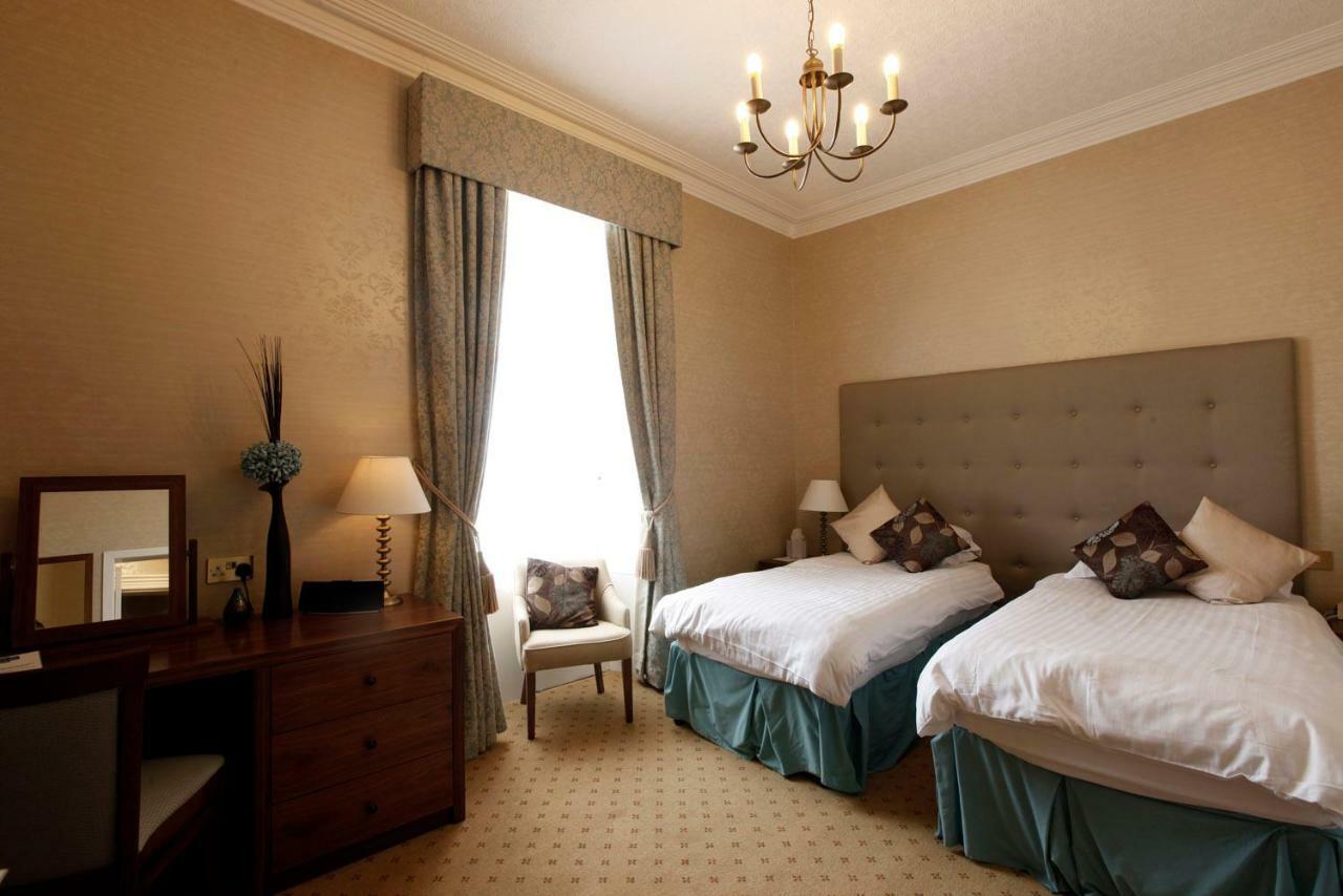 Mackays Hotel Wick  Bagian luar foto